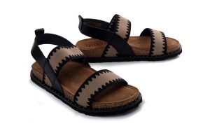 YOKONO BOLUS-255 NAP NEGRO, sandały damskie. Czarne sandały Yokono, bez wzorów, ze skóry, bez obcasa, na płaskiej podeszwie, bez zapięcia. Za 249,90 zł.