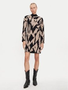 Vero Moda Sukienka dzianinowa Gold New Art 10311362 Beżowy Loose Fit. Brązowe kombinezony Vero Moda, l, bez wzorów, z dzianiny, bez kołnierzyka, bez ramiączek. Za 109,99 zł.