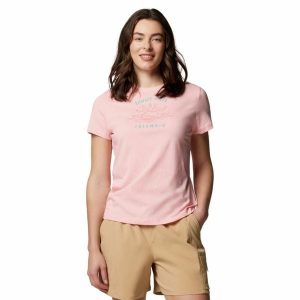 Koszulka techniczna damska Columbia Ruby Springs Graphic Fit Short Sleeve. Czerwone koszulki sportowe Columbia, bez wzorów, bez ramiączek. Za 79,99 zł.