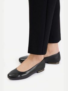 Lasocki Baleriny CEO-RST-ARABELLA-06 Czarny. Czarne balerinki Lasocki, bez wzorów, ze skóry, bez obcasa, bez zapięcia. Za 149,99 zł.