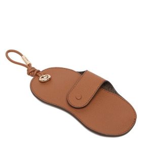 Etui na okulary MICHAEL Michael Kors. Brązowe okulary przeciwsłoneczne MICHAEL Michael Kors. Za 342,99 zł.
