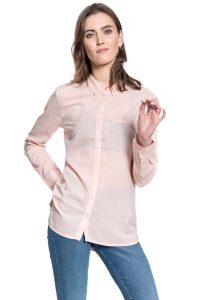 DAMSKA KOSZULA MUSTANG Edda BDC Longblouse 1008905 8415. Koszule Mustang, s, bez wzorów, bez kołnierzyka, bez ramiączek. W wyprzedaży za 49,99 zł.