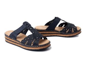 RIEKER 62986-14 blue, klapki damskie. Niebieskie klapki Rieker, bez wzorów, bez obcasa. Za 255,92 zł.