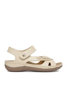 Go Soft Sandały CEO-W80085 Beżowy. Brązowe sandały Go Soft, bez wzorów, ze skóry, bez obcasa, na płaskiej podeszwie, bez zapięcia. Za 99,99 zł.