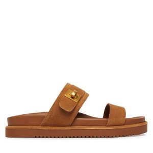 Klapki Steve Madden. Brązowe klapki Steve Madden, bez wzorów, bez obcasa. Za 479,99 zł.