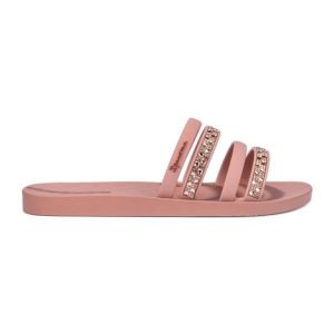 Klapki Ipanema Chic Slide Fem 83707 BE141 różowe. Czerwone klapki bez wzorów, z materiału, bez obcasa. Za 171,55 zł.