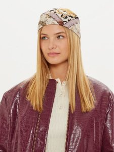 Guess Chusta AW5226 SIL30 Brązowy. Brązowe apaszki i chusty Guess, z aplikacjami, z materiału. Za 269,99 zł.