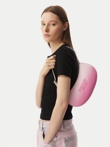 Tommy Jeans Torebka Tjw Must Degrade Shoulder Bag AW0AW18774 Różowy jasny. Czerwone torebki klasyczne Tommy Jeans, bez wzorów, z jeansu, bez dodatków. Za 369,99 zł.