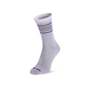 Skarpetki Bridgedale Everyday Ultra Lt Merino P Boot. Fioletowe skarpetki Bridgedale, bez wzorów, z wełny. Za 57,99 zł.