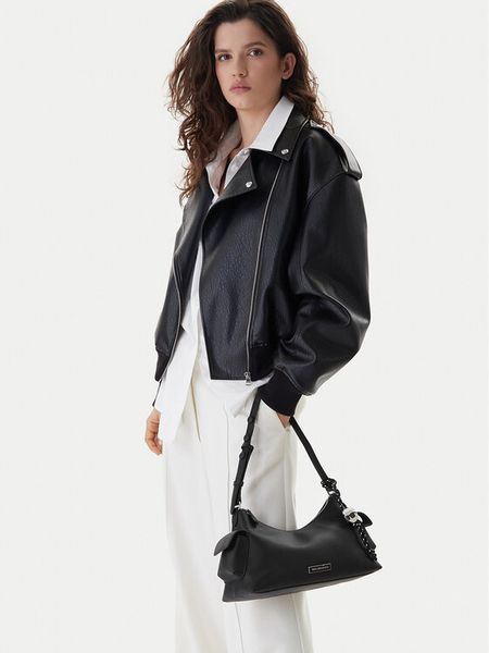 KARL LAGERFELD Torebka B1W30004 Czarny. Czarne torebki klasyczne KARL LAGERFELD, bez wzorów, z materiału, bez dodatków. Za 561,99 zł.