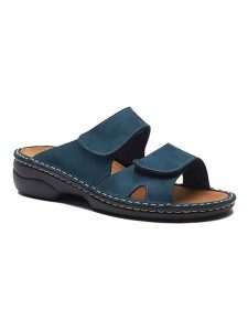 Comfortfusse Skórzane klapki w kolorze niebieskim rozmiar: 40. Niebieskie klapki Comfortfüße, bez wzorów, z nubiku, z otwartym noskiem, bez obcasa. Za 228,38 zł.