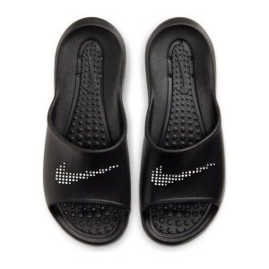 Klapki basenowe damskie Nike Victori One Slide. Czarne klapki Nike, bez wzorów, z materiału, bez obcasa. Za 259,99 zł.