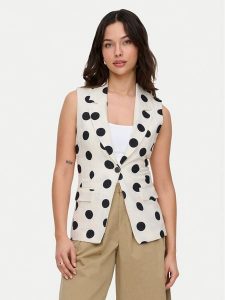 ONLY Kamizelka Viesta 15375017 Kremowy Slim Fit. Białe kamizelki ONLY, bez wzorów, z wiskozy, bez kołnierzyka, bez ramiączek, bez kaptura. Za 169,99 zł.