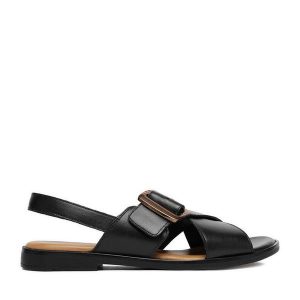 Sandały Lasocki. Czarne sandały Lasocki, bez wzorów, bez obcasa, na płaskiej podeszwie, bez zapięcia. Za 169,99 zł.