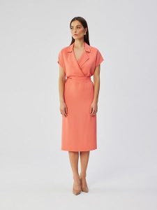 Stylove Sukienka w kolorze pomarańczowym rozmiar: L. Pomarańczowe sukienki Stylove, na co dzień, l, bez wzorów, z tkaniny, bez kołnierzyka, bez ramiączek, midi, proste. Za 232,78 zł.