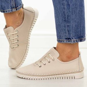 Beżowe skórzane półbuty damskie Cambell 87319. Brązowe półbuty Cambell, na jesień, w ażurowe wzory, z jeansu, bez obcasa, na płaskiej podeszwie, bez zapięcia. Za 219,00 zł.