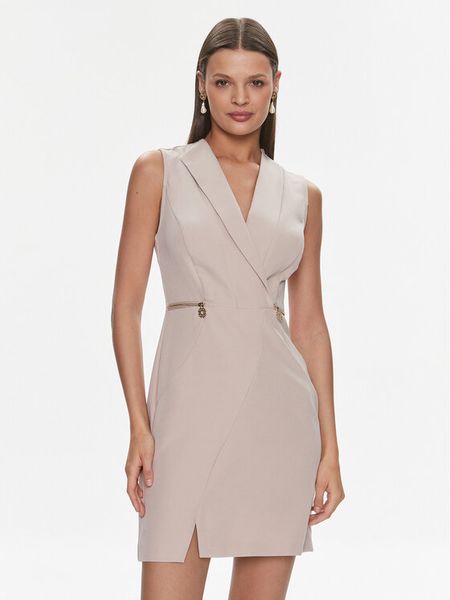 Rinascimento Sukienka koktajlowa CFC0117778003 Beżowy Regular Fit. Brązowe kombinezony Rinascimento, m, bez wzorów, z syntetyku, wizytowe, bez kołnierzyka, bez ramiączek. Za 389,99 zł.