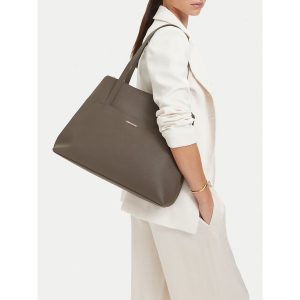 Torebka GINO ROSSI. Brązowe shopper bag Gino Rossi, bez wzorów, bez dodatków. Za 479,99 zł.