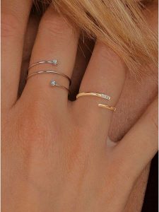 OR Carats Złoty pierścionek z diamentem rozmiar: 58. Żółte pierścionki OR Carats, z diamentem, złote. Za 404,10 zł.