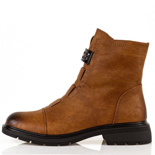 Camelowe botki damskie M.Daszyński 2501-9. Brązowe botki M.Daszyński, na zimę, z aplikacjami, z jeansu, z okrągłym noskiem, bez obcasa, na obcasie, bez zapięcia. Za 199,00 zł.