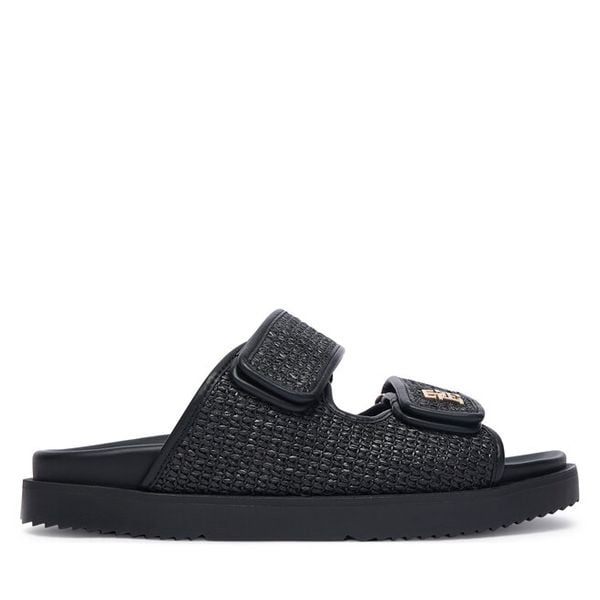 Klapki Tommy Hilfiger. Czarne klapki TOMMY HILFIGER, bez wzorów, bez obcasa. Za 343,99 zł.