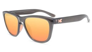 Okulary przeciwsłoneczne dla dorosłych - kategoria 3 z polaryzacją - Jelly Grey. Szare okulary przeciwsłoneczne KNOCKAROUND. Za 190,40 zł.