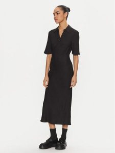 Calvin Klein Sukienka codzienna K20K207867 Czarny Regular Fit. Czarne sukienki Calvin Klein, na co dzień, bez wzorów, z wiskozy, bez kołnierzyka, bez ramiączek, proste. Za 519,99 zł.