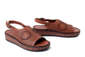 KOCH 030.127.0440.S all new tan, sandały damskie. Brązowe sandały KOCH, w ażurowe wzory, z gumy, bez obcasa, bez zapięcia. Za 239,90 zł.