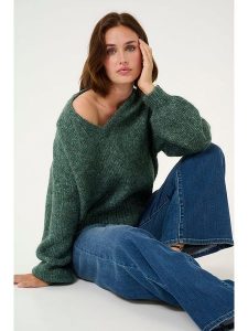 Kaffe Sweter w kolorze zielonym rozmiar: XL. Zielone swetry oversize Kaffe, xl, bez wzorów, ze splotem, bez ramiączek. Za 127,35 zł.