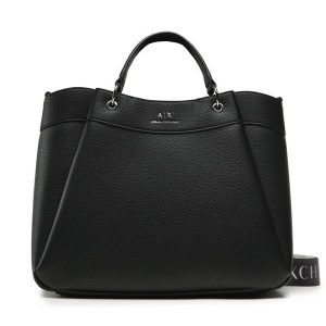 Torebka Armani Exchange. Czarne torebki klasyczne Armani Exchange, bez wzorów, bez dodatków. Za 549,99 zł.