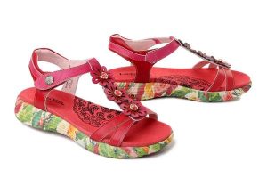 Laura Vita 0007693 SANAO 54 rouge, sandały damskie. Czerwone sandały LAURA VITA, bez wzorów, ze skóry, bez obcasa, na płaskiej podeszwie, bez zapięcia. Za 369,90 zł.