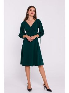 Stylove Sukienka w kolorze ciemnozielonym rozmiar: M. Zielone sukienki Stylove, m, bez wzorów, bez kołnierzyka, bez ramiączek, midi. Za 206,42 zł.