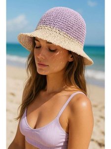 Lucky Bees Kapelusz przeciwsłoneczny w kolorze fioletowo-kremowym rozmiar: onesize. Różowe kapelusze Lucky Bees, bez wzorów, z materiału. Za 73,99 zł.