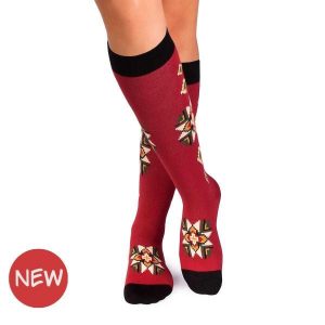 Damskie bawełniane skarpetki 3/4 z tradycyjnymi motywami Wiśniowy. Czerwone skarpetki OEM, bez wzorów, z bawełny. W wyprzedaży za 45,15 zł.