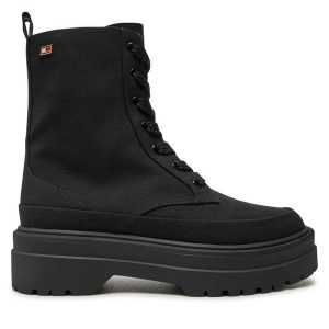 Botki Tommy Hilfiger. Czarne botki TOMMY HILFIGER, bez wzorów, bez obcasa, na płaskiej podeszwie, bez zapięcia. Za 559,99 zł.