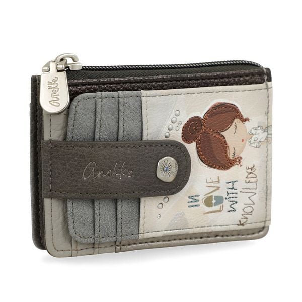 Etui na karty damskie Anekke, z efektownym nadrukiem i metalowym logo wyposażony w przegrodę na banknoty kieszeń na monety zamykaną na suwak oraz lic. Szare portfele Anekke, bez wzorów. Za 129,00 zł.