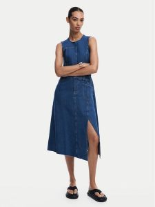 Desigual Sukienka jeansowa Nueva 24WWVD01 Niebieski Regular Fit. Niebieskie kombinezony Desigual, xs, bez wzorów, z bawełny, bez kołnierzyka, bez ramiączek. Za 339,99 zł.