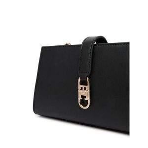 Torebka Tommy Hilfiger. Czarne torebki klasyczne TOMMY HILFIGER, bez wzorów, bez dodatków. Za 529,99 zł.