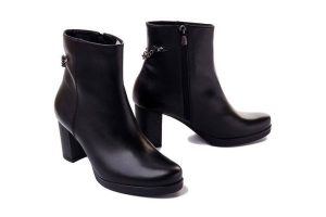 BIOECO BY ARKA 7751 0308 czarny, botki damskie. Czarne botki Bioeco by Arka, na zimę, bez wzorów, ze skóry, bez obcasa, na obcasie, bez zapięcia. Za 439,90 zł.