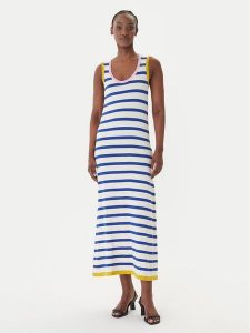 LOLA CASADEMUNT Sukienka dzianinowa LS2616157 Kolorowy Regular Fit. Sukienki LOLA CASADEMUNT, m, bez wzorów, z dzianiny, bez kołnierzyka, bez ramiączek. Za 627,99 zł.