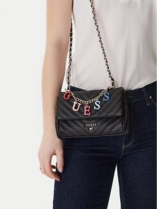 Guess Torebka J4YZ45 WFZL0 Czarny. Czarne listonoszki Guess, z aplikacjami, ze skóry, bez dodatków. Za 189,99 zł.