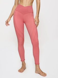 Triumph Legginsy "Cardio RTW" w kolorze jasnoróżowym rozmiar: L. Różowe legginsy Triumph, bez wzorów, z podwyższonym stanem. Za 129,95 zł.