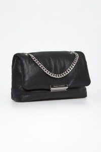 Torebka listonoszka ARMANI EXCHANGE. Torebki klasyczne Armani Exchange, bez wzorów, bez dodatków. Za 699,00 zł.