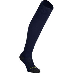 Skarpety do hokeja na trawie FH500. Niebieskie skarpetki KOROK, bez wzorów, z elastanu. Za 49,99 zł.