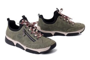RIEKER 45973-54 green combiantion, półbuty damskie. Zielone półbuty Rieker, bez wzorów, bez obcasa, bez zapięcia. Za 359,90 zł.