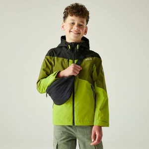 Kurtka turystyczna przeciwdeszczowa Highton. Zielone kurtki Regatta, bez wzorów, z tkaniny, bez kaptura. Za 277,80 zł.