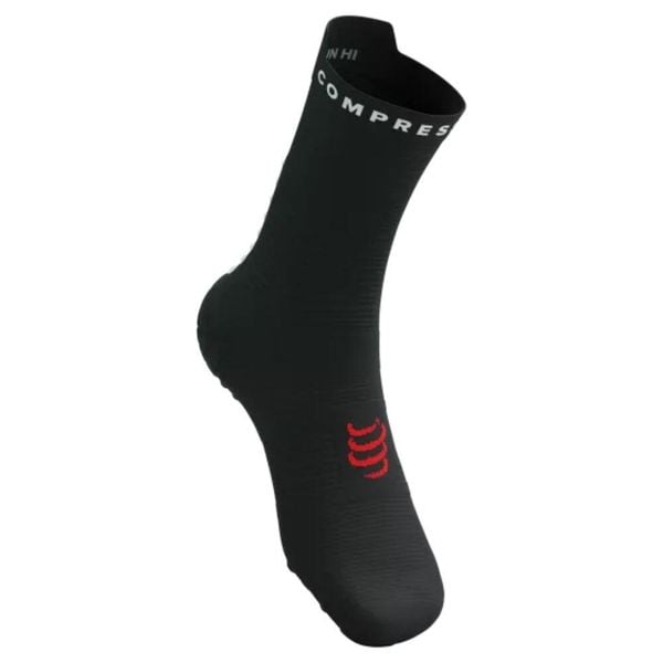 Skarpety do biegania Compressport Pro Racing Socks v4.0 Run High. Czarne skarpetki Compressport, bez wzorów. Za 93,99 zł.