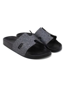 Calceo Klapki w kolorze srebrno-czarnym rozmiar: 38. Czarne klapki Calceo, bez wzorów, z otwartym noskiem, bez obcasa. Za 52,79 zł.