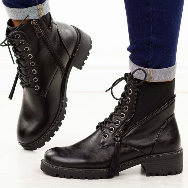 Czarne botki damskie, trapery Vinceza 58559. Czarne botki VINCEZA, na jesień, bez wzorów, z gumy, z okrągłym noskiem, bez obcasa, bez zapięcia. W wyprzedaży za 158,01 zł.