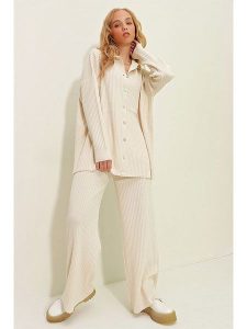 Trend Alacati 2-częściowy zestaw w kolorze kremowym rozmiar: onesize. Brązowe swetry oversize Trend Alacati, bez wzorów, ze splotem, bez ramiączek. Za 114,98 zł.